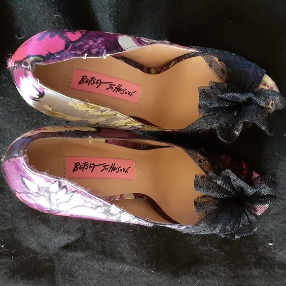 Betsy Johnson size 6 - Picture 2 of 5
